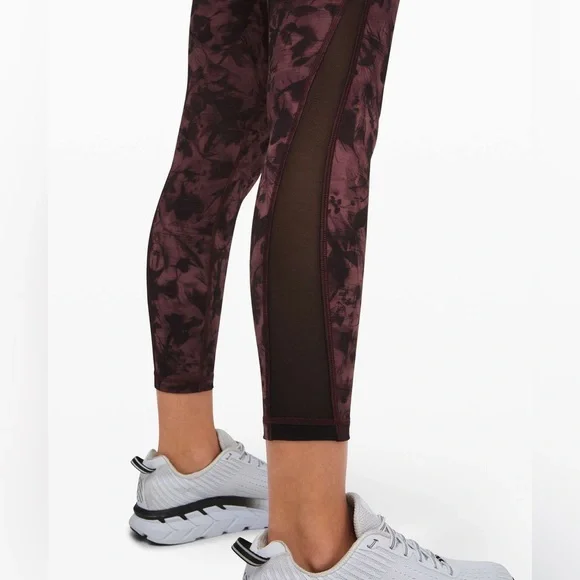 Lululemon Train Times Pant 25" in Mini Dusk Floral Antique Bark Black / Black - Picture 3 of 6